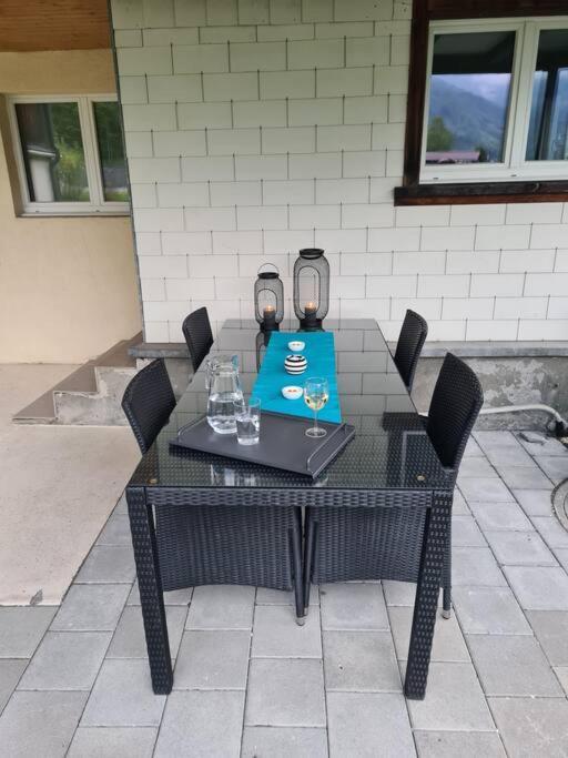 Schones Kleines Studio Mit Sitzplatz, Mitten Im Prattigau Jenaz Esterno foto