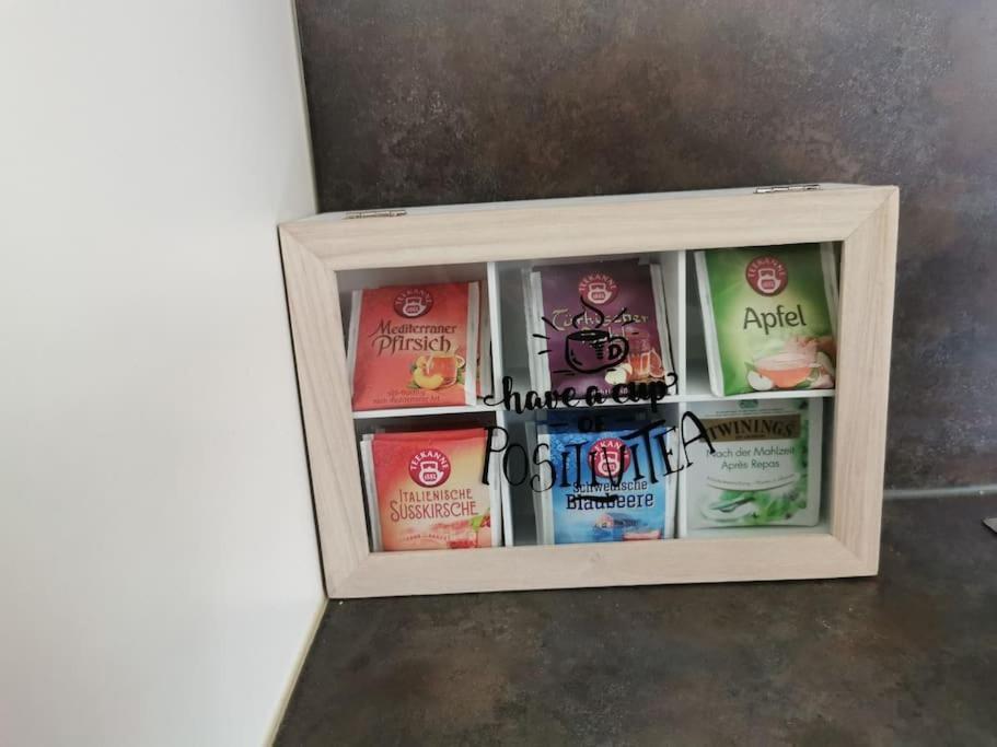 Schones Kleines Studio Mit Sitzplatz, Mitten Im Prattigau Jenaz Esterno foto